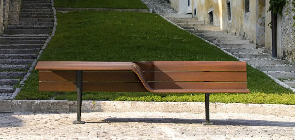METALCO utcabútor, SEDIS TORSION pad egzotikus fa ülőfelülettel és háttámlával, dűbelezhető alumínium szerkezettel és lábazattal